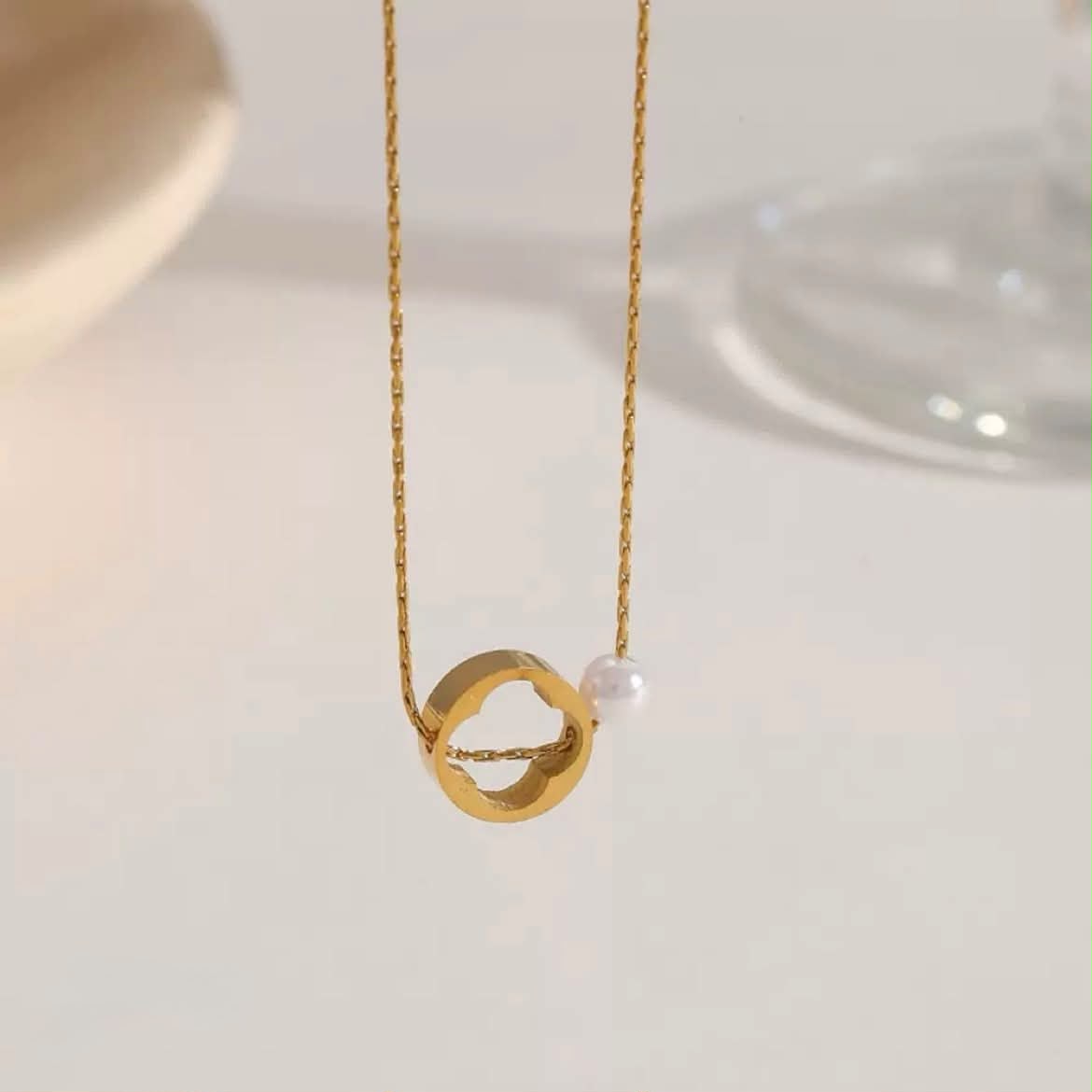 Golden pendent with locket - Image 2