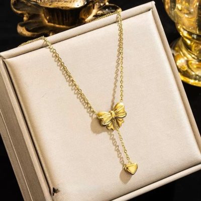 Golden pendent with locket
