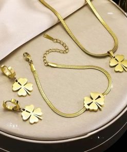 Golden pendent with locket and earring set