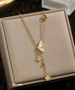 Golden pendent with design lockets