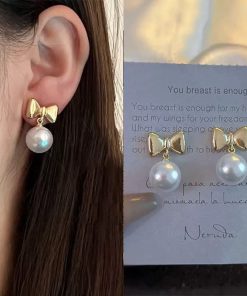 earrings with pearl design