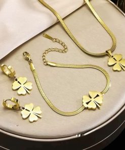 golden pendent set
